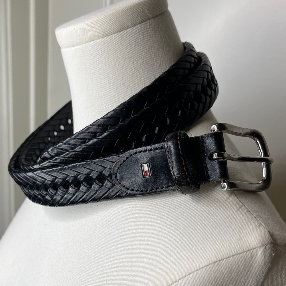 Tommy Hilfiger men’s black belt with silver hardware size 40